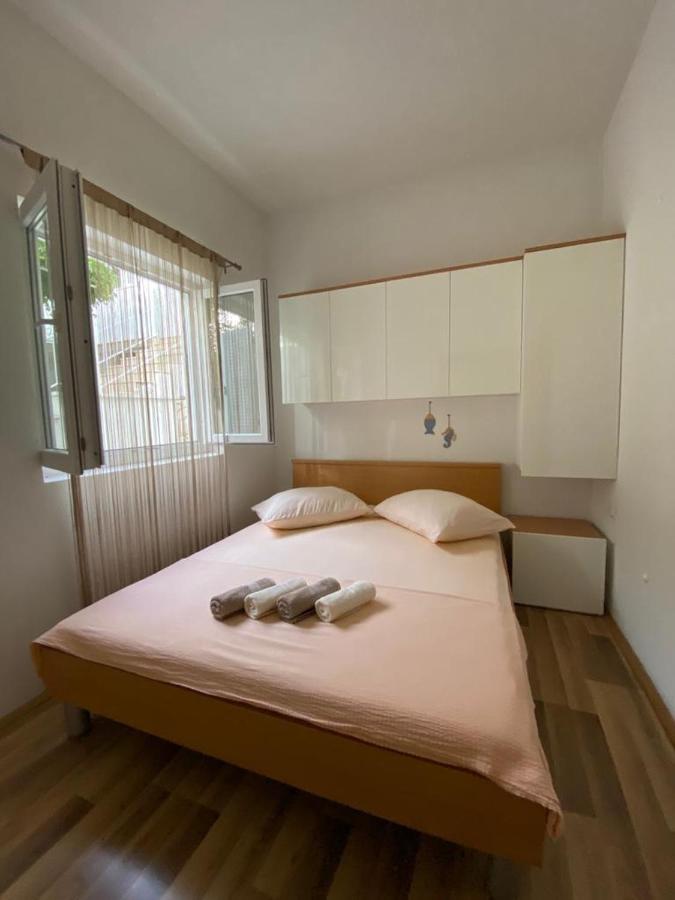 Apartmani Znaor Baska Voda Luaran gambar