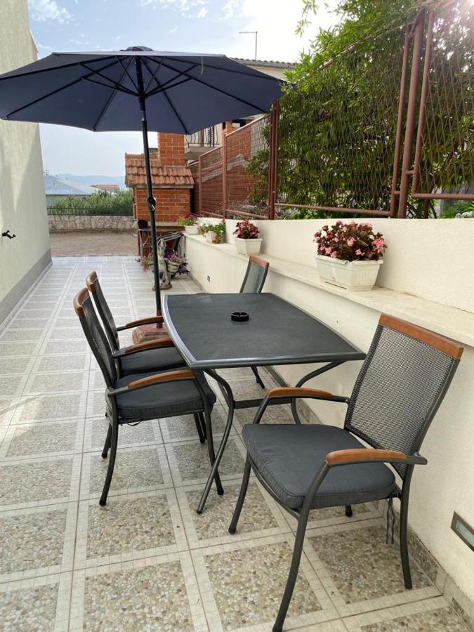 Apartmani Znaor Baska Voda Luaran gambar