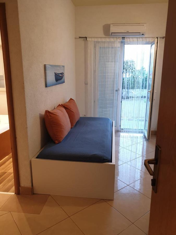 Apartmani Znaor Baska Voda Luaran gambar