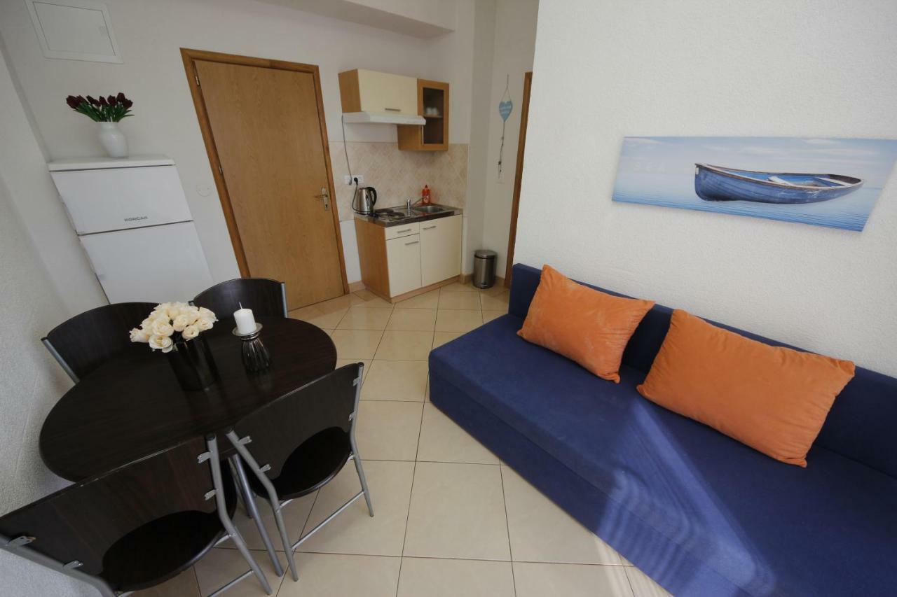 Apartmani Znaor Baska Voda Luaran gambar