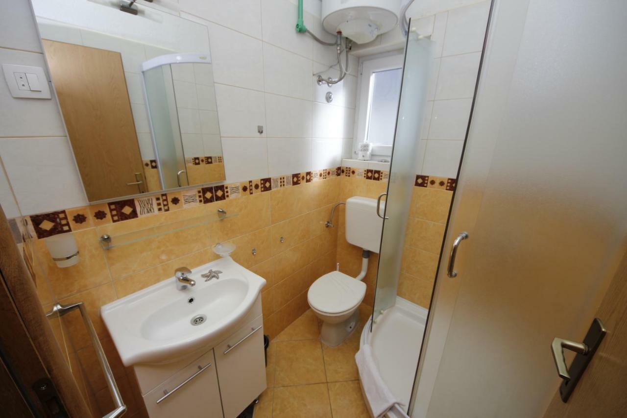 Apartmani Znaor Baska Voda Luaran gambar