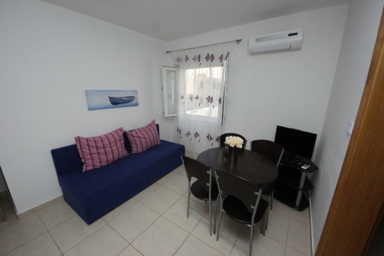 Apartmani Znaor Baska Voda Luaran gambar
