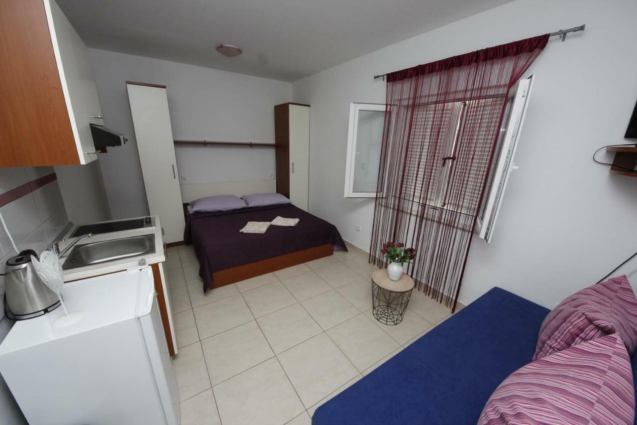 Apartmani Znaor Baska Voda Luaran gambar