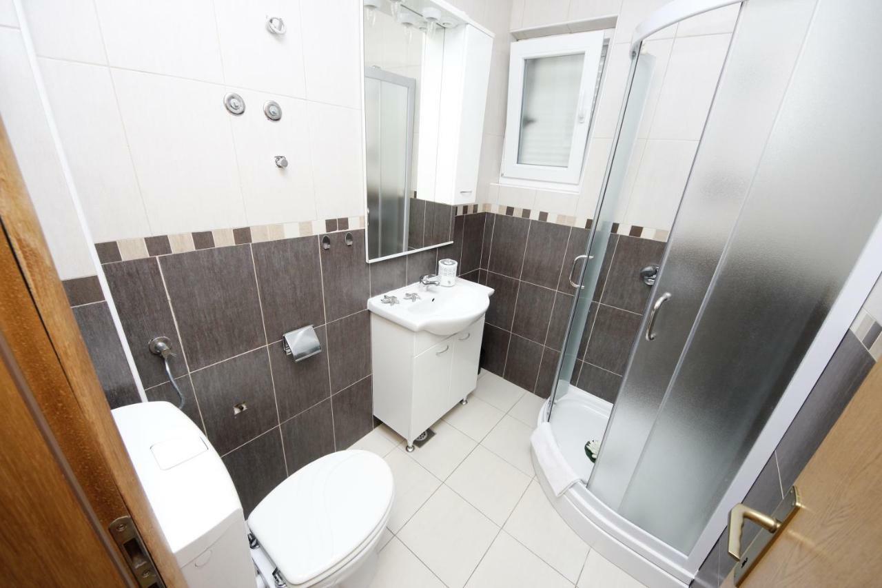 Apartmani Znaor Baska Voda Luaran gambar