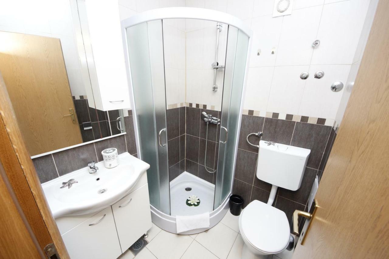 Apartmani Znaor Baska Voda Luaran gambar