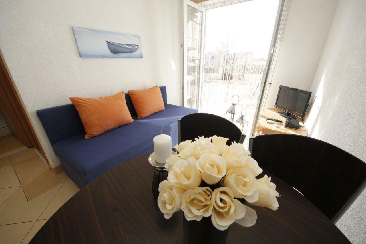 Apartmani Znaor Baska Voda Luaran gambar